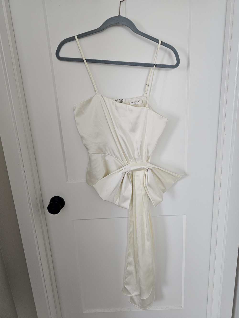 vestique Cream Satin Bow-Detail Spaghetti Strap Tank